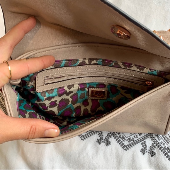 Studded Guess clutch - Picture 3 of 3